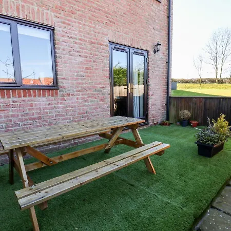 The Retreat * Γουίτμπι